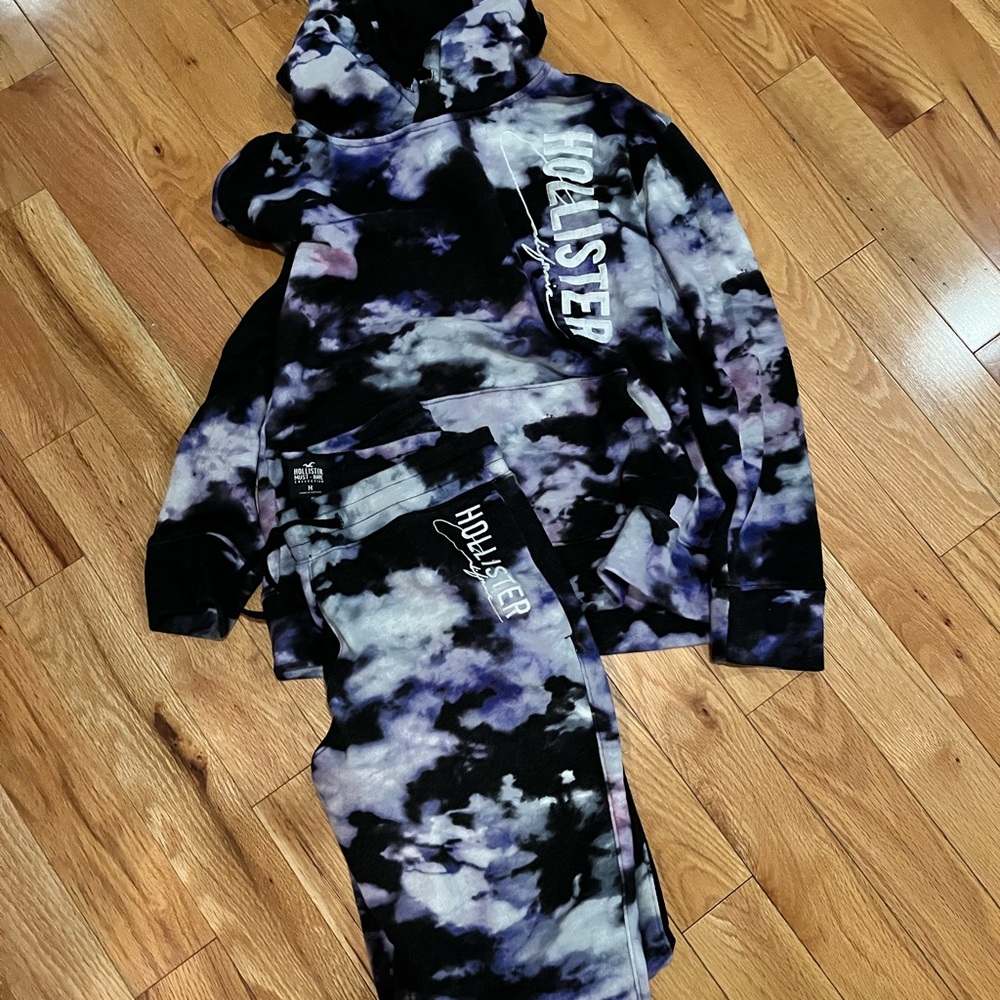 Holliston hoodie and jogger suit